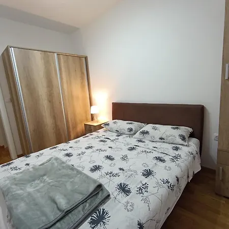 Podbara Apartamento *
